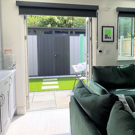 Superb Townhouse Near Vibrant Gloucester Road 布里斯托 外观 照片
