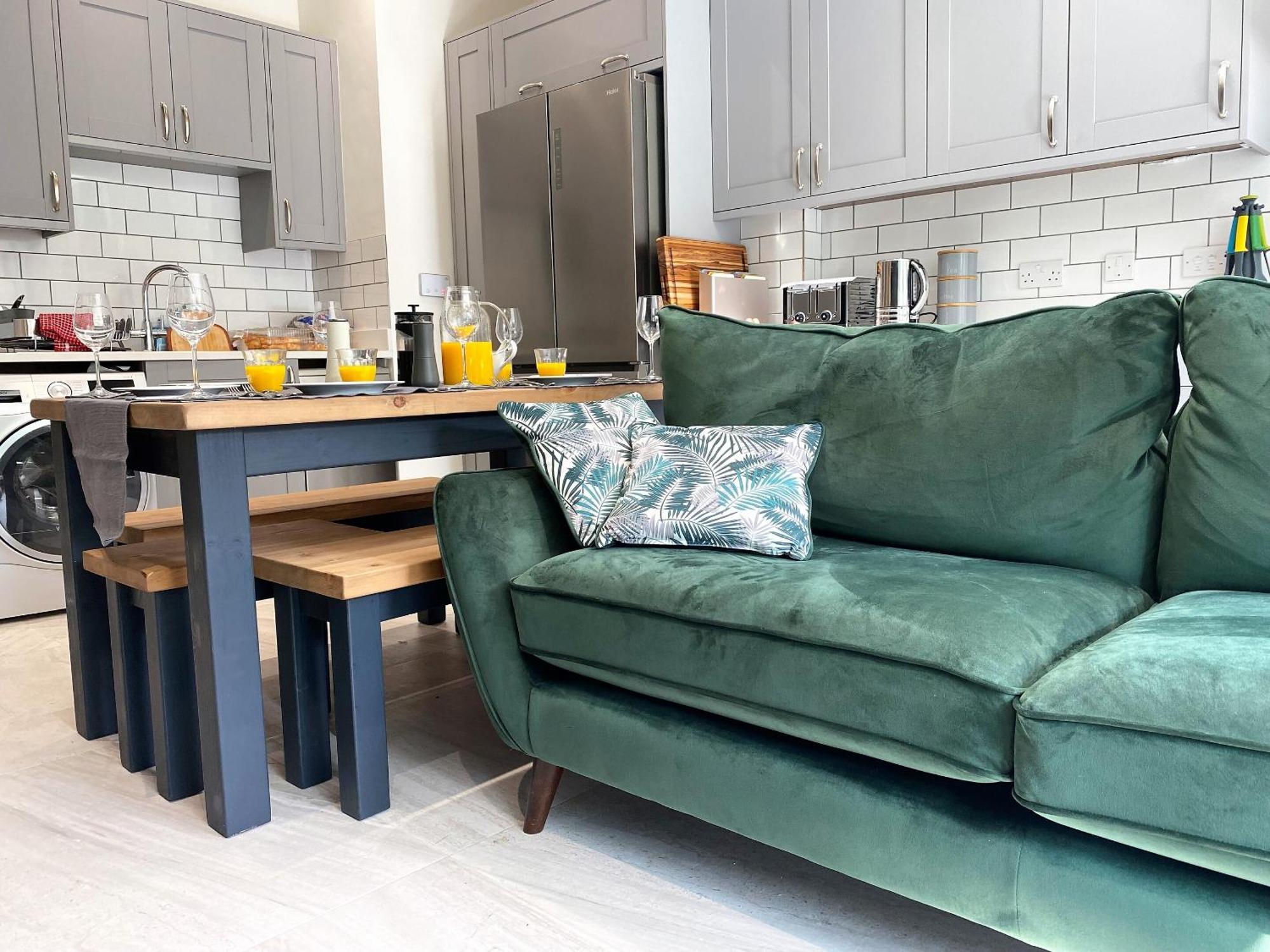 Superb Townhouse Near Vibrant Gloucester Road 布里斯托 外观 照片